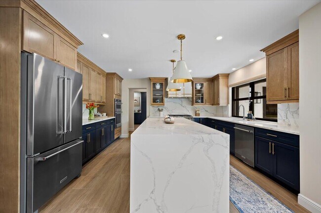 Building Photo - 13849 Deer Creek Dr