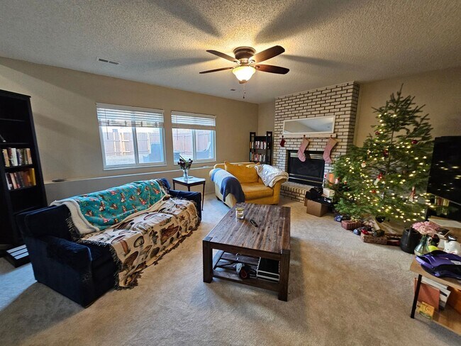Building Photo - 3 Bed 2 Bath In Fountain Valley Ranch!!