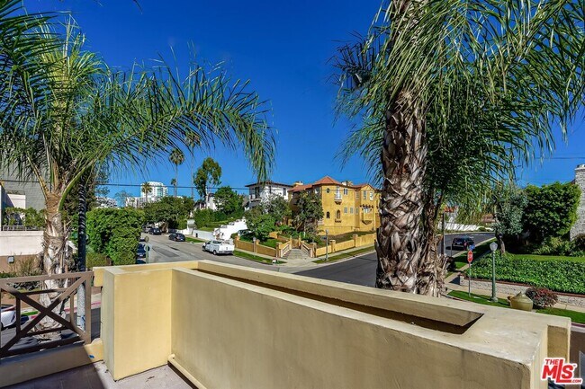 Building Photo - 10555 Ashton Ave