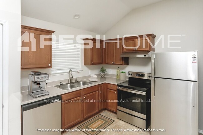 Building Photo - 9804 Crocker Dr