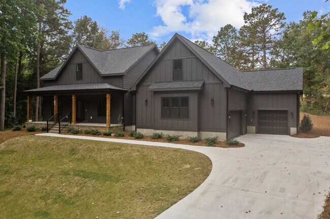 Building Photo - 14 Wisteria Way