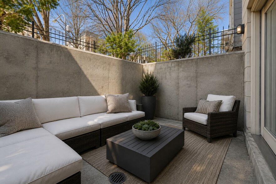 Downstairs large private patio on one way quite street - 3513 North Reta Avenue
