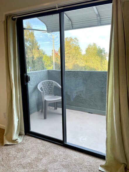 Private balcony - 22506 Quinta Rd