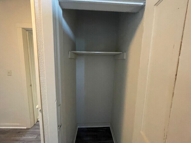 Building Photo - OM-1512 Cincinnati Street