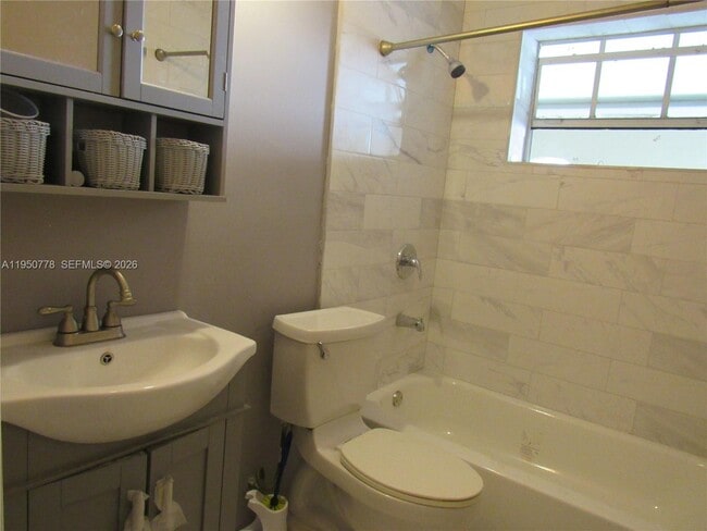 Building Photo - 7913 Ramona St