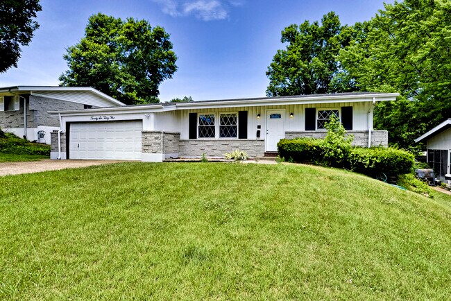 Building Photo - 2635 Netherton Dr