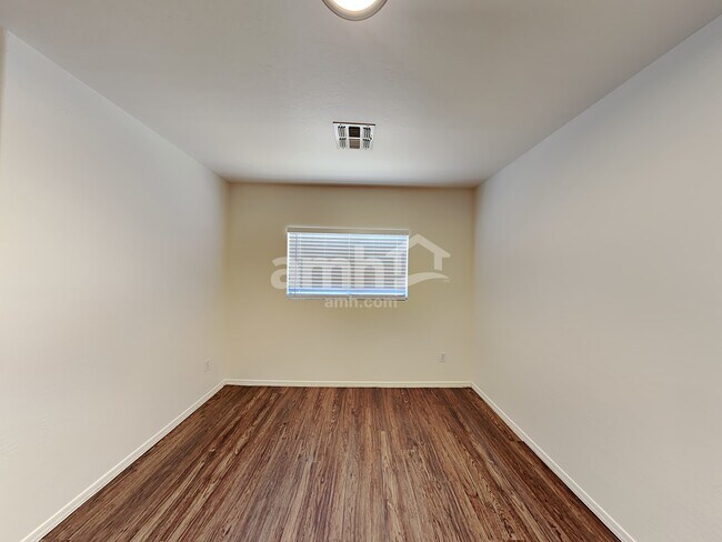 Building Photo - 15104 N 156th Ln