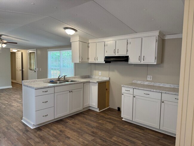 Building Photo - NEWLY UPDATED Two Bedroom Home in Troutman!!