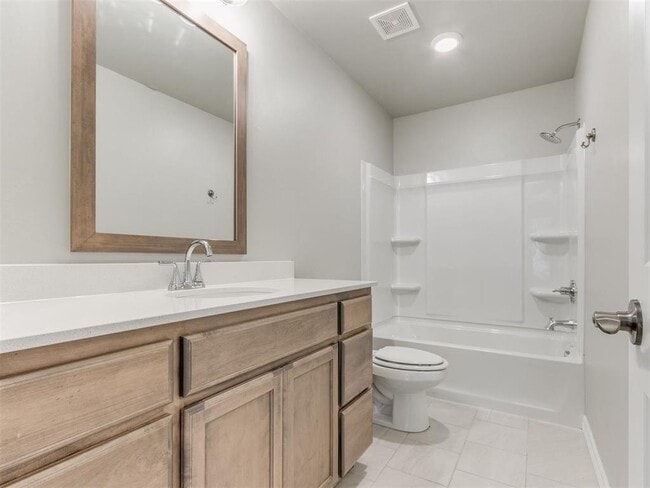 Building Photo - 617 Kaeden Pl