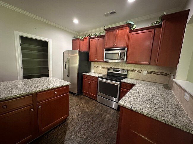 Building Photo - 4BED / 2.5BATH BEAUTIFUL HOME IN ANDERSON ...