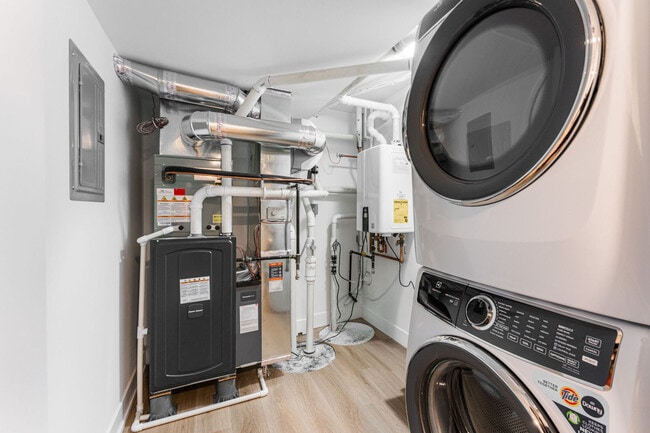 Building Photo - 1954 N Sheffield Ave