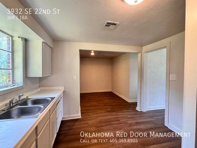 Building Photo - 3932 SE 22nd St