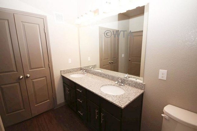 Building Photo - 2 bedroom in LEANDER TX 78641