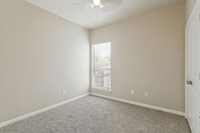 Building Photo - 6707 Buckhorn Cliff