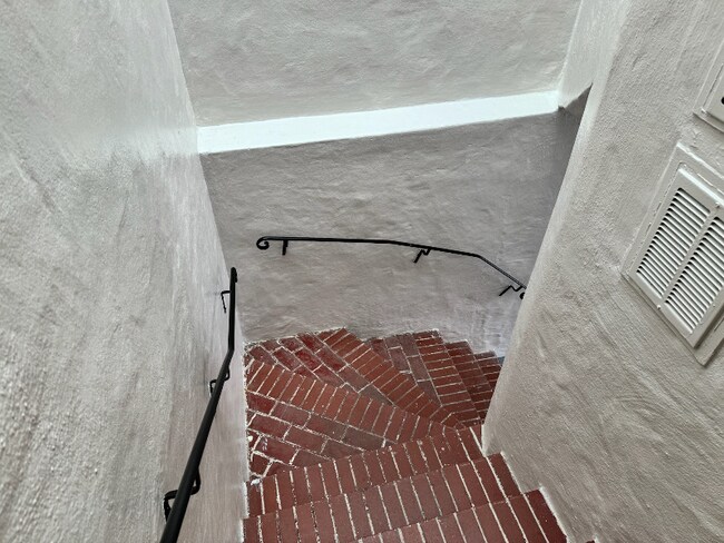 Building Photo - 2626 Moraga St