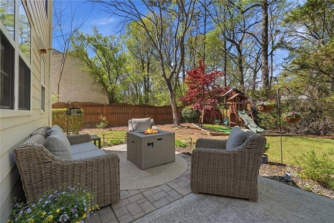 Building Photo - 943 Bendleton Dr