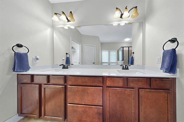 Building Photo - 2633 Sunstar Dr