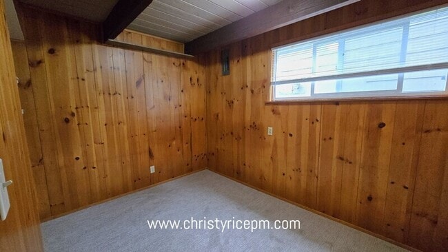 Building Photo - 14245 SE 41st St