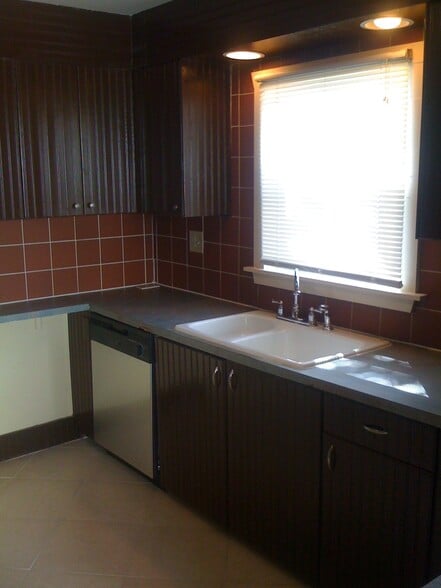 Building Photo - 1231 Longwood St