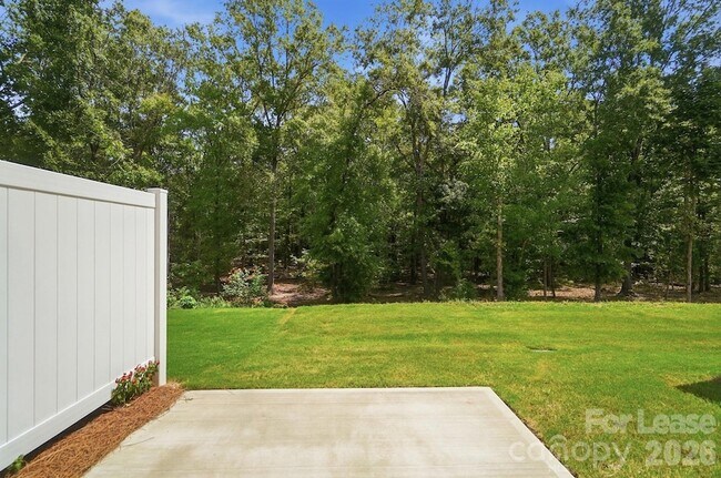 Building Photo - 14862 Tamarack Drive