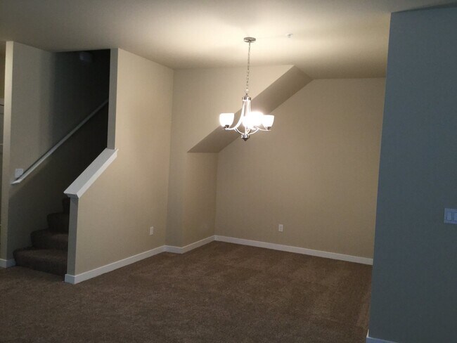 Building Photo - 1663 Burnside Pl