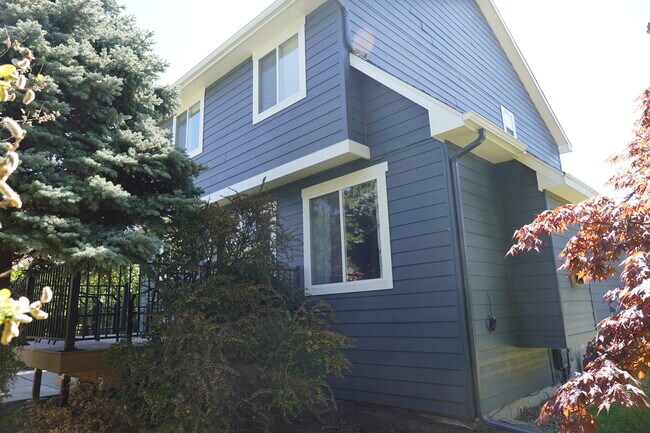 Building Photo - 4311 E 41st Ave
