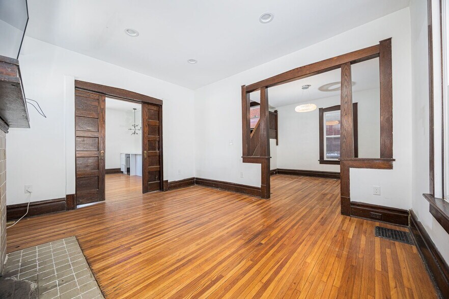 Building Photo - 732 Bedford Ave