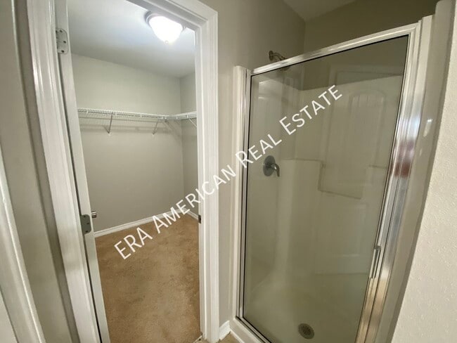 Building Photo - 2024 Bright Water Dr