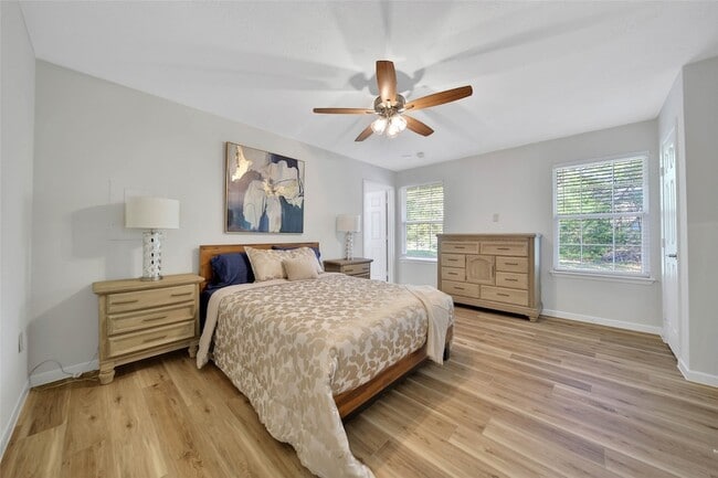 Building Photo - 4072 TX-105