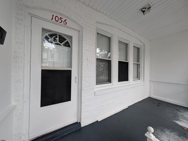 Building Photo - 1056 N Ohio Ave