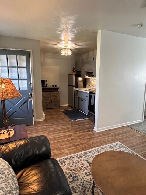 Building Photo - 320 N Jefferson St