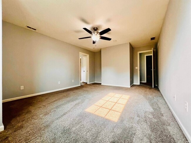 Building Photo - 2119 Meadowsweet Pkwy