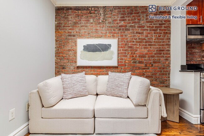 Building Photo - 234 E 14th St