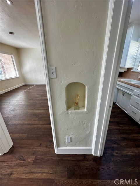 Building Photo - 1108 W 13th St