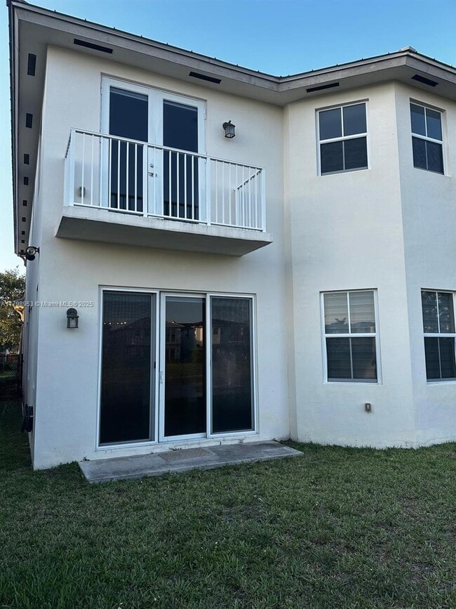 Building Photo - 10464 NW 70th Ln