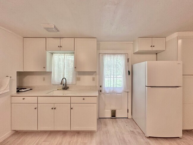 Building Photo - Tour Today! Spacious Country Retreat on 6+...