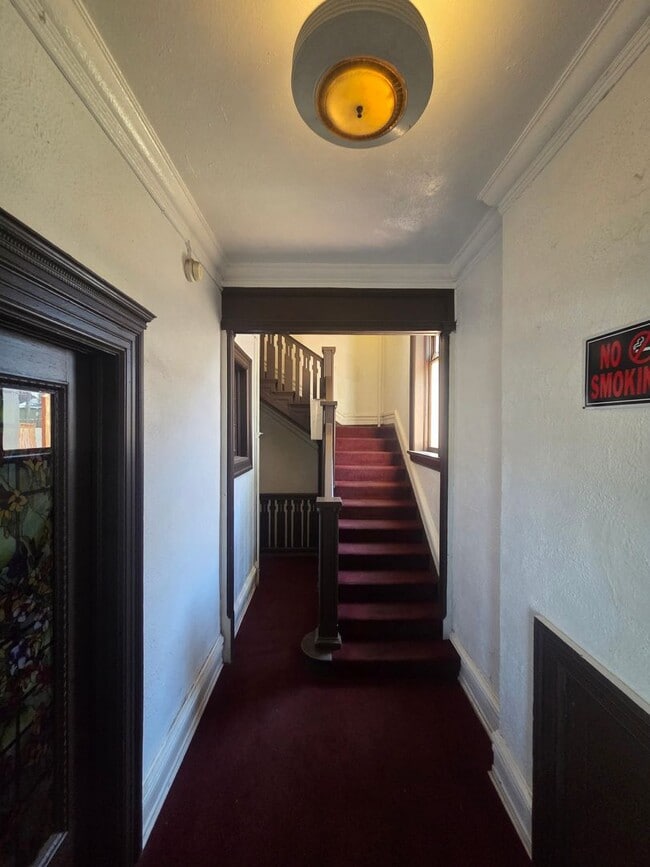 Building Photo - Charming 1-Bedroom Apartment in Denver's Capitol Hill Neighborhood