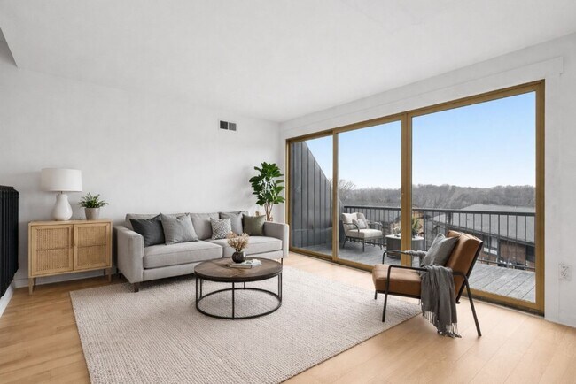 Building Photo - Now Pre-Leasing for April – August 2026: Fully Renovated 1BR Overlooking Riverview Park