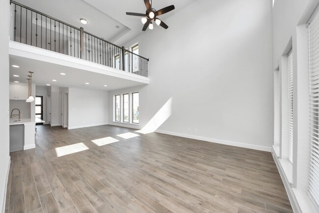 Building Photo - 11430 Bush Clover Dr
