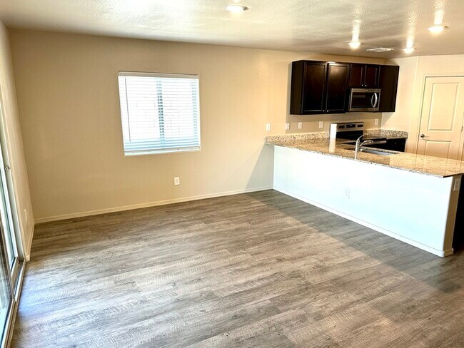 Building Photo - Wonderful Ghost Ranch in Casa Grande