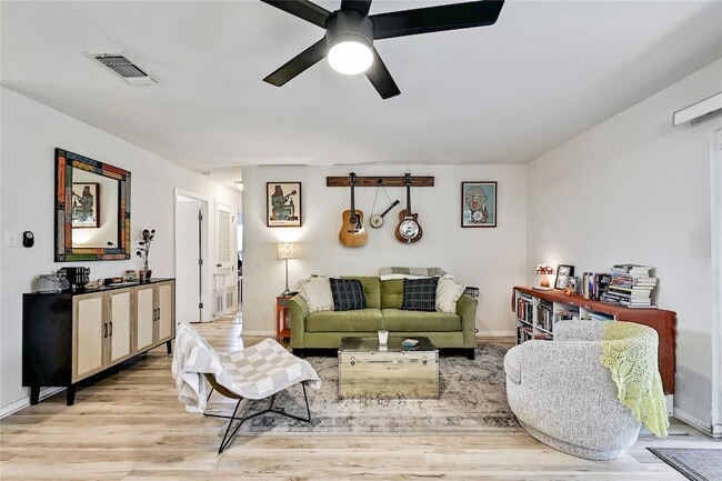 Building Photo - 9702 Oriole Dr