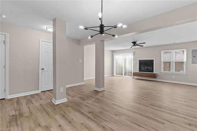 Building Photo - 1619 Slidell Ln