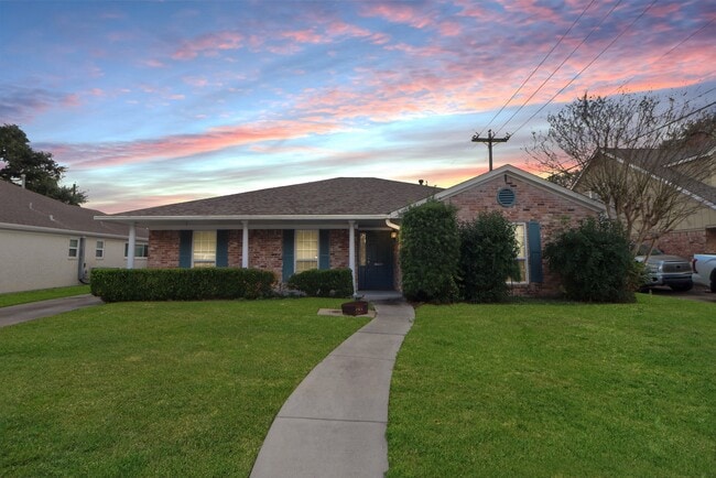 Building Photo - 9807 Braewick Dr