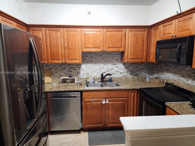 Building Photo - 322 Madeira Ave