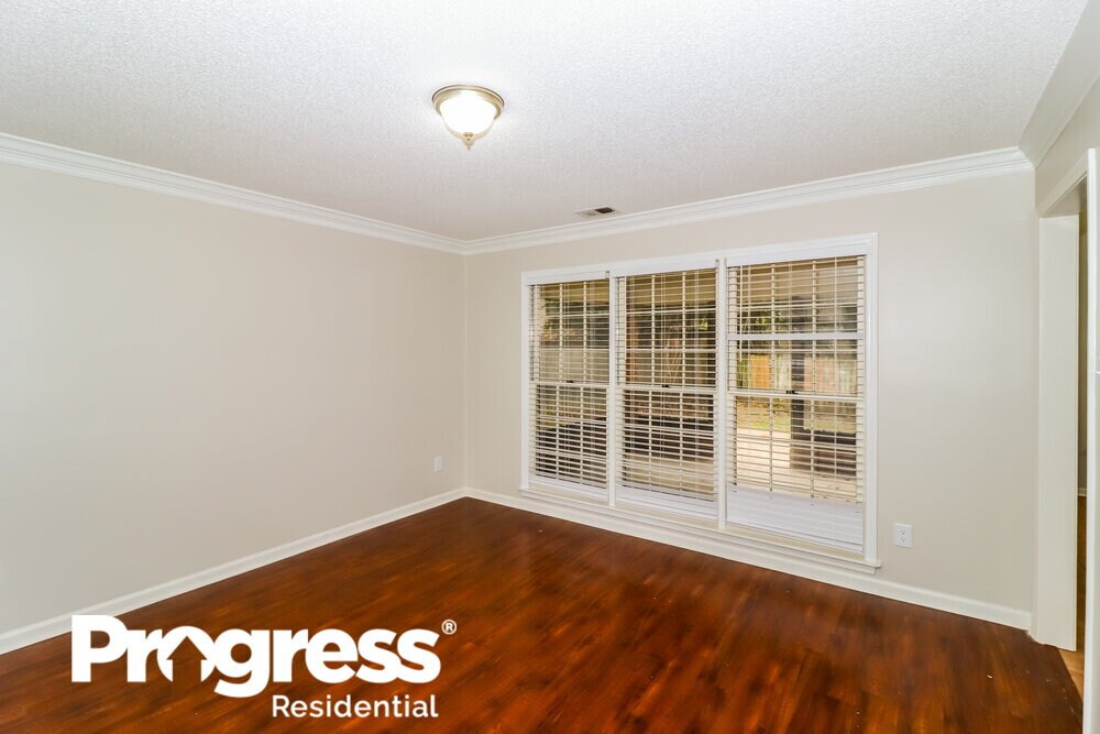 Building Photo - 237 Richards Way Dr