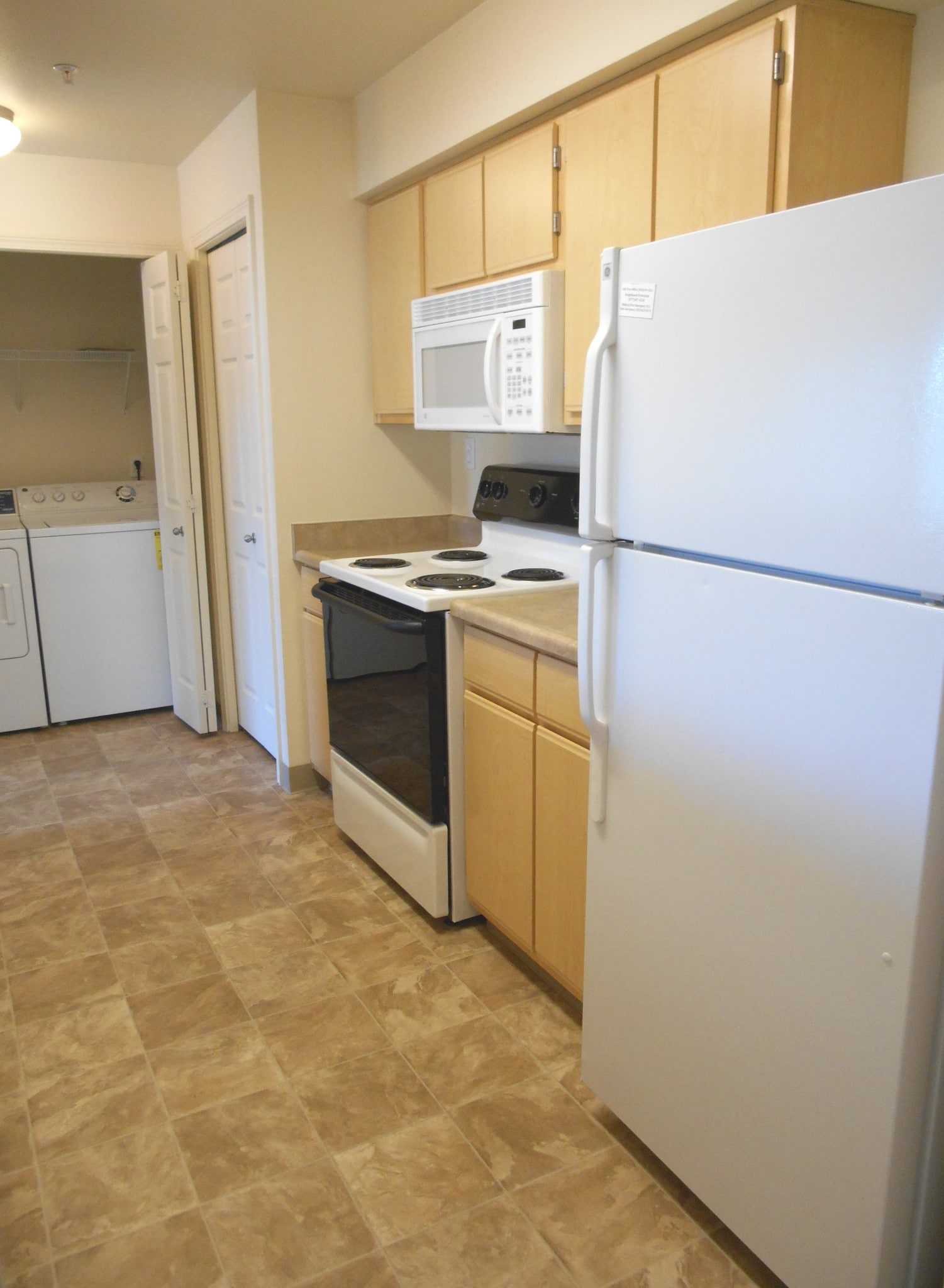 Building Photo - Oak Tree Apartments