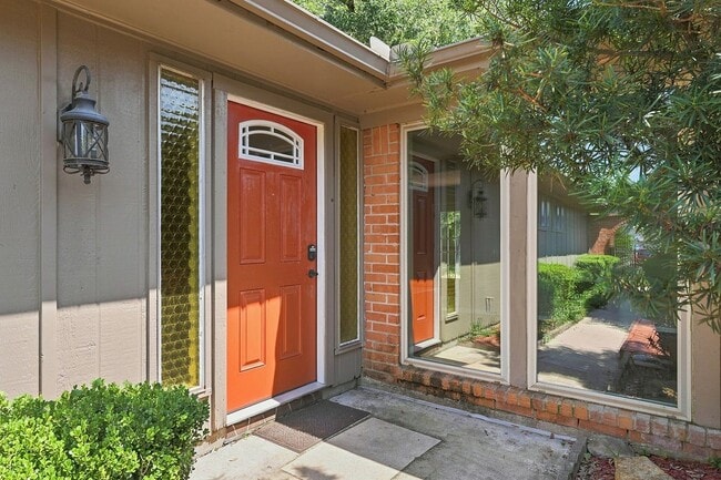 Building Photo - 15706 Cavendish Dr