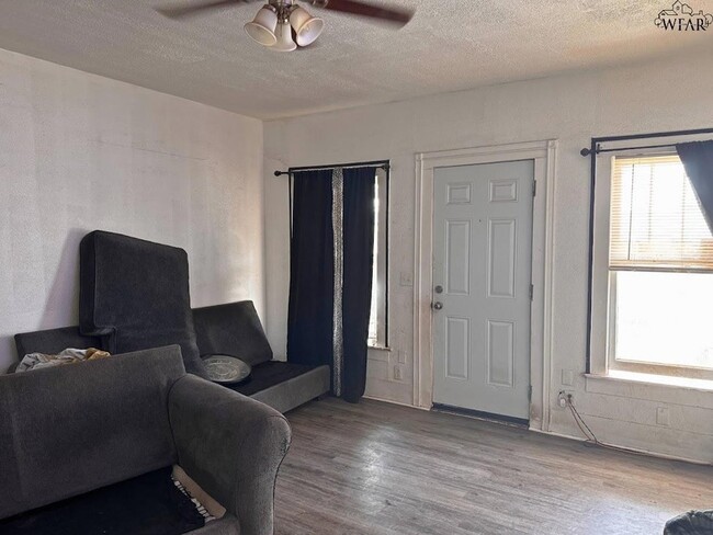 Building Photo - 2812 Ave R