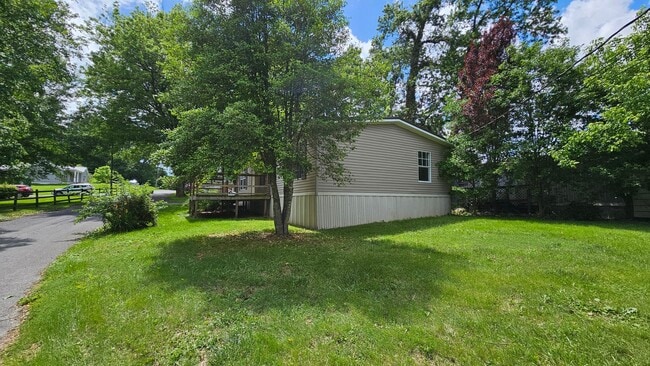 Building Photo - 3 bedroom, 2 bathroom Double Wide