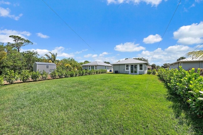 Building Photo - 4822 SE Flounder Ave